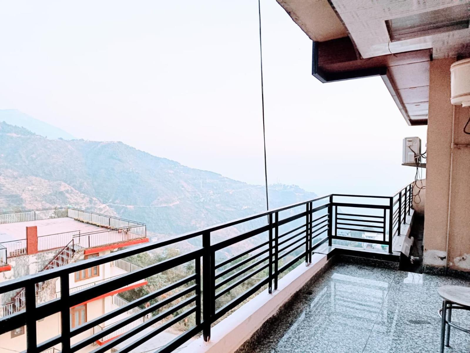 King Castle Mcleodganj-Centrally Heated And Air Cooled- Near Mall Road - Free Parking Dharamshala Dış mekan fotoğraf
