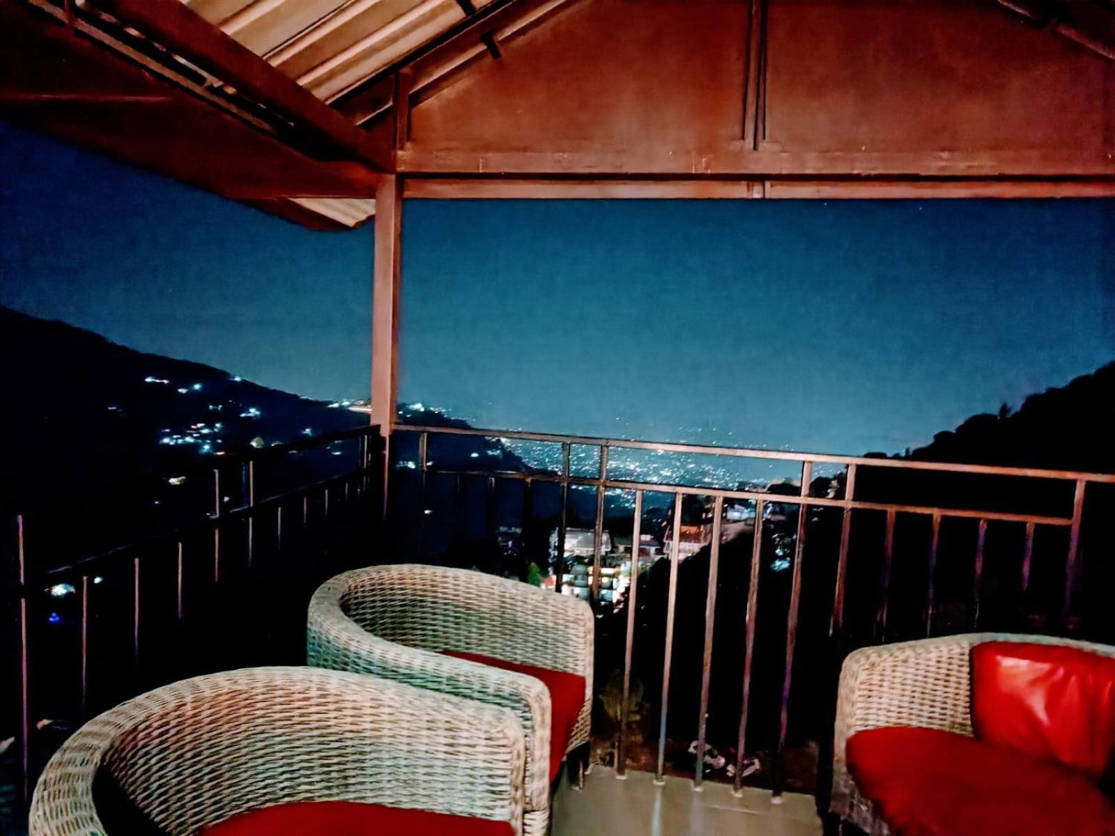 King Castle Mcleodganj-Centrally Heated And Air Cooled- Near Mall Road - Free Parking Dharamshala Dış mekan fotoğraf