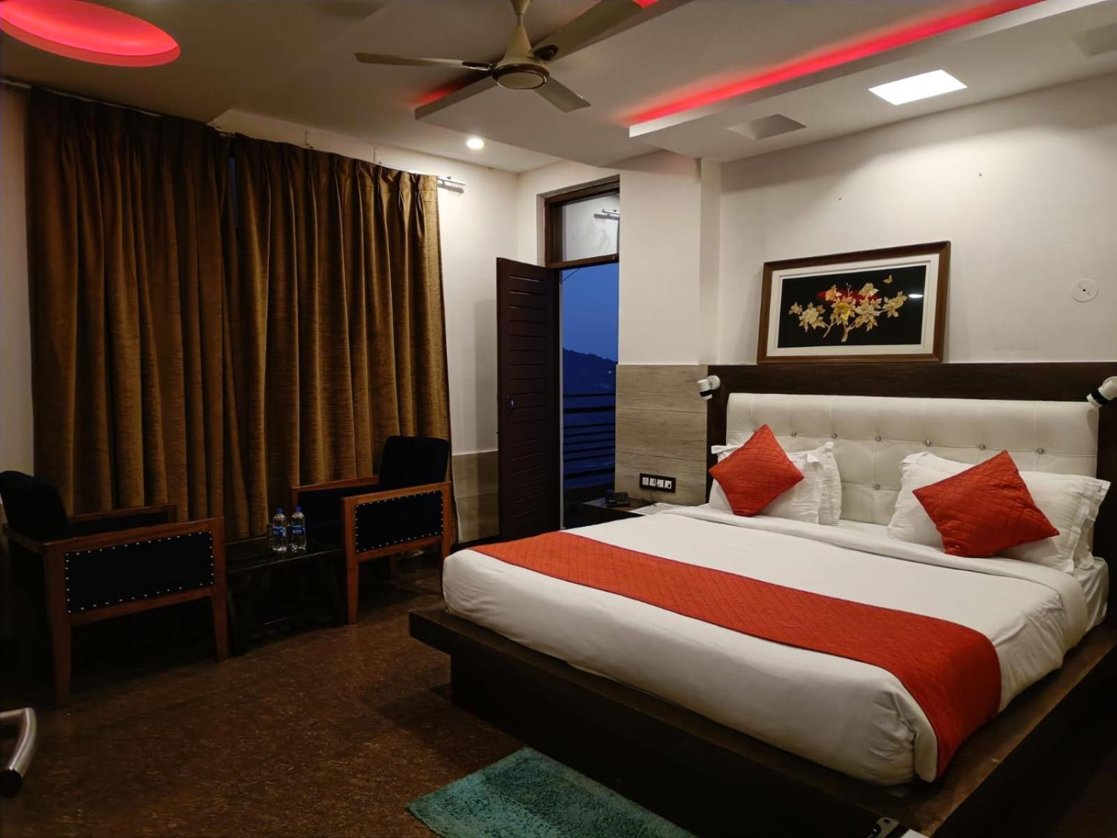 King Castle Mcleodganj-Centrally Heated And Air Cooled- Near Mall Road - Free Parking Dharamshala Dış mekan fotoğraf