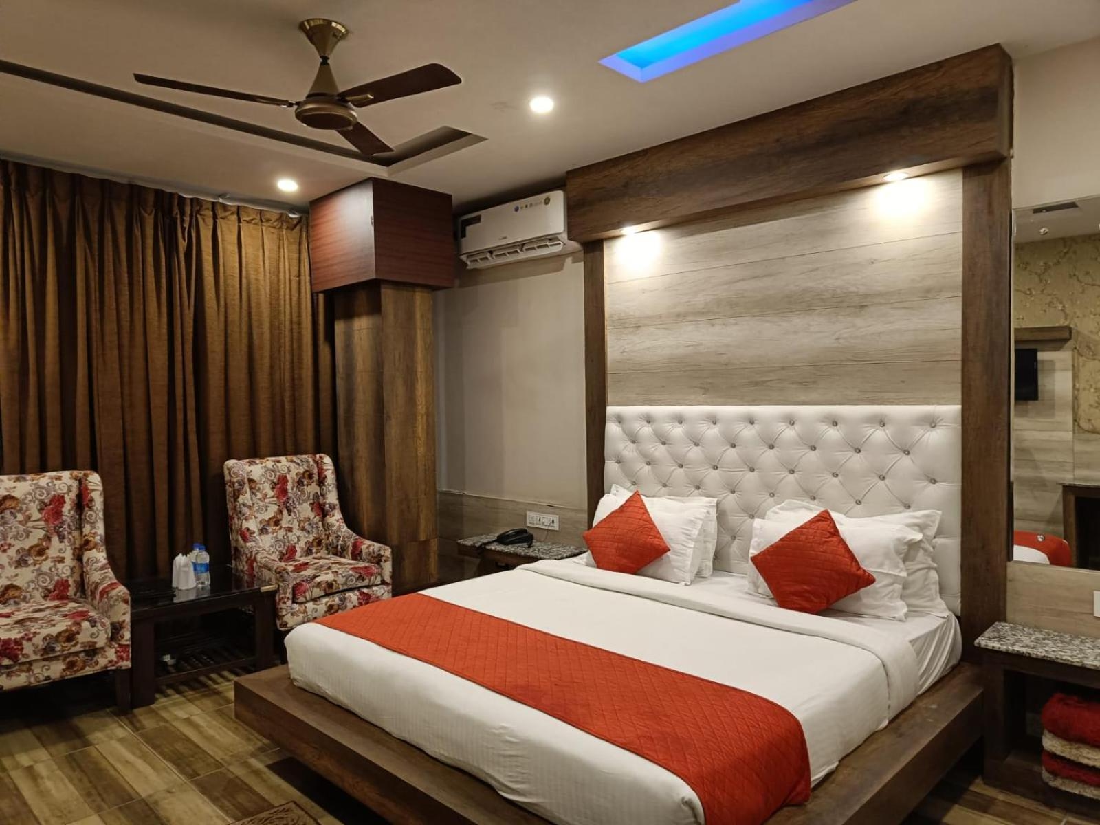 King Castle Mcleodganj-Centrally Heated And Air Cooled- Near Mall Road - Free Parking Dharamshala Dış mekan fotoğraf